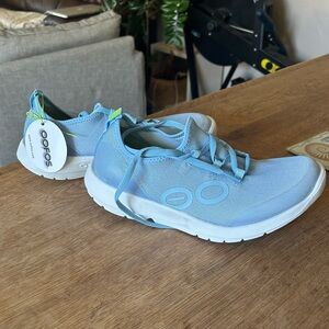 WOMEN'S OOMG SPORT LS LOW SHOE - CAROLINA BLUE- Tennis Shoes sz 10 NWT